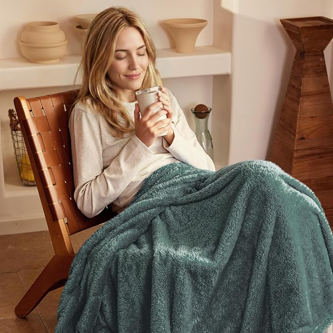 Exclusivo Mezcla Fuzzy Large Fleece Throw Blanket for Couch, Celadon | 50x70 Inches, Super Soft and Cozy Throw, Plush Fluffy Blanket for Sofa, Bed, Bedroom, Home Decor, All Season