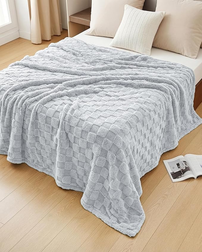 Utopia Bedding Plush Checkered Fleece Blanket Cool Grey Twin (60x80 Inch) | Soft, Cozy, Couch, Bed, Home Decor, Travel Friendly, Throws, Gift for Women and Men