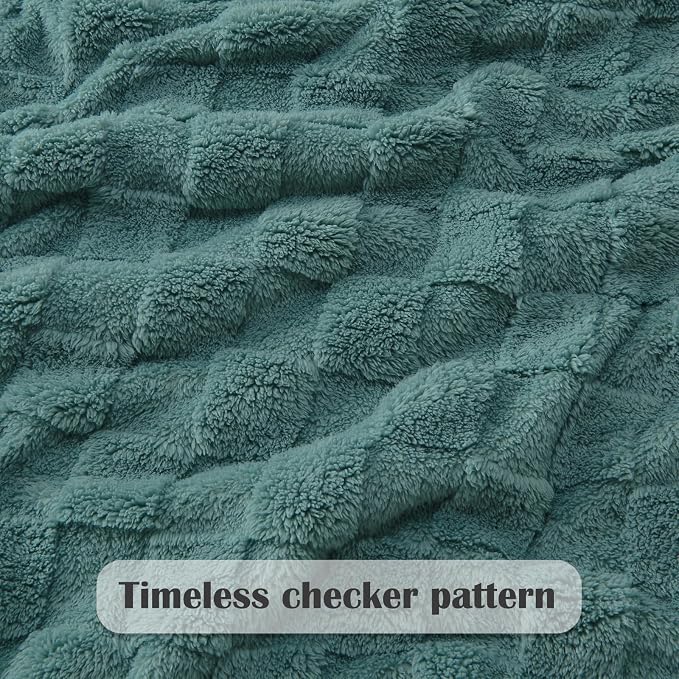 NEWCOSPLAY 3D Checkered Flannel Queen Blanket, Light Teal, 90"x90" | Super Soft Cute Lightweight Decorative Premium Silky Fleece Blanket for Couch Sofa Bed, Gift for Women Men, All Season Use