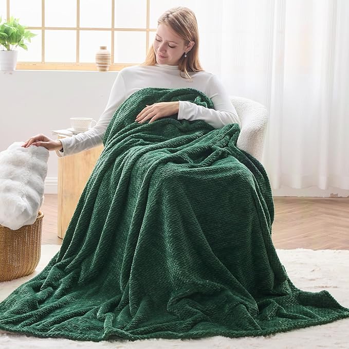 NEWCOSPLAY Fleece Leaves Pattern Twin Blanket, Dark Green, 60"x80" | Super Soft Throw Blanket, Lightweight Cozy Bed Sofa Blanket, Premium Silky Flannel Fleece, Travel Blanket for All Season Use