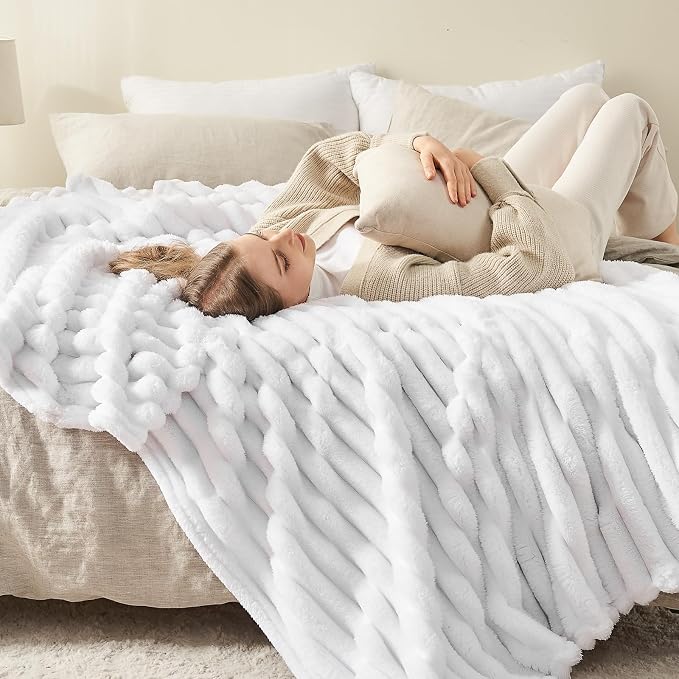 NEWCOSPLAY Fleece Ribbed Cozy Throw Blanket for Couch, White, 50"x60" | Premium Silky Flannel Blanket, Soft Lightweight Fluffy Throw Blanket for Bed Sofa Decor, Gift for All Season Use