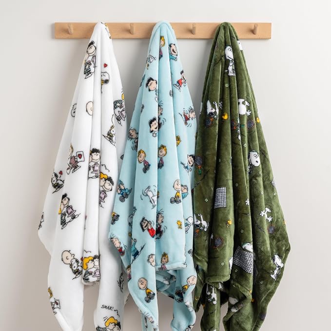 Berkshire Blanket Peanuts® VelvetLoft® Cute Character Snoopy Plush Oversized Throw Blanket, Peanuts I got a Valentine White (50in x 60in)