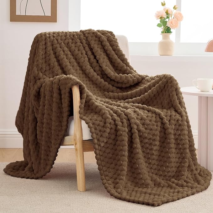 BEDELITE Brown Twin Blanket for Couch, Soft Cozy Gifts for Women, 60 * 80 | 3D Jacquard Decorative Fleece Blanket, Super Soft Plush Throws, Cute Birthday Gift for Women & Men, Suitable for All Seasons