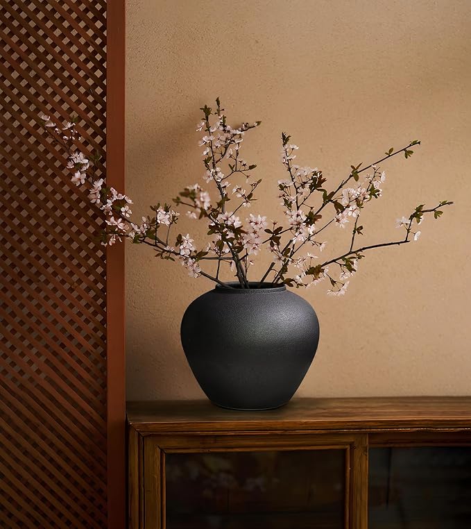 GeLive Black Ceramic Vase 7 Inch Round Farmhouse Rustic Flower Vase for Fresh/Dried Plants Table Centerpiece Minimalist Home Decor Handmade Pottery Planter Pot