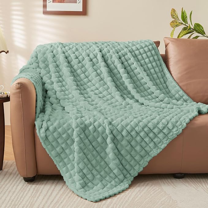 BEDELITE Sage Green Checked Fleece Twin Throw Blanket for Bed, 60x80 Inch | Soft Warm Fuzzy Fluffy Blanket for Couch Sofa, Lightweight Plush Cozy Throws for Home Room Decor, Gift for Women, All Season