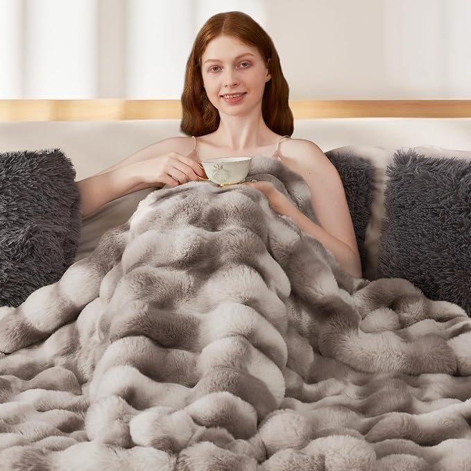 Luxury 1000GSM Faux Rabbit Fur Throw Blanket, Super Heavy Warm Cozy Grey Blankets for Couch Bed Sofa, Ruched Plush Fuzzy Elegant Soft Reversible Mink Blanket for Living Room Bedroom