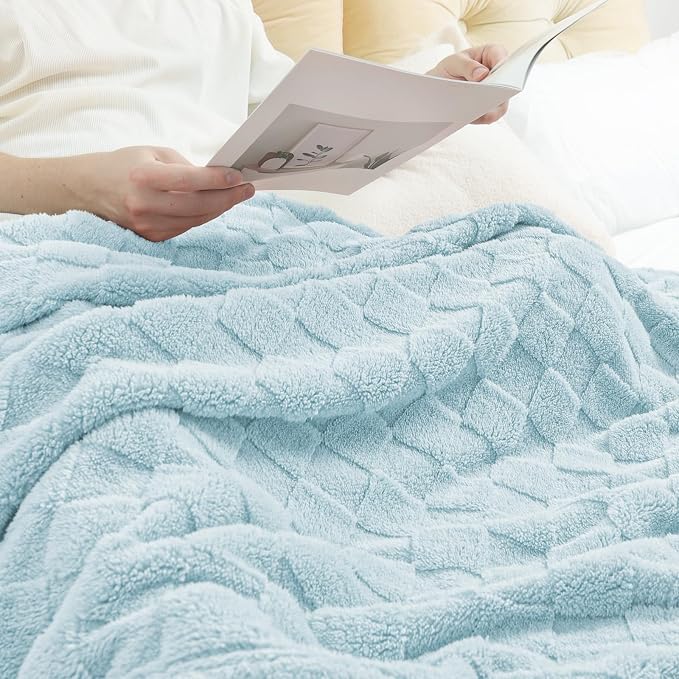 Exclusivo Mezcla 3D Checkered Fleece Throw Blanket for Couch, LCE Blue | Super Soft and Cozy Fluffy Throw, Lightweight and Breathable, Cute Fuzzy Blanket for Sofa, Home Decor, All Season, 50"x60"