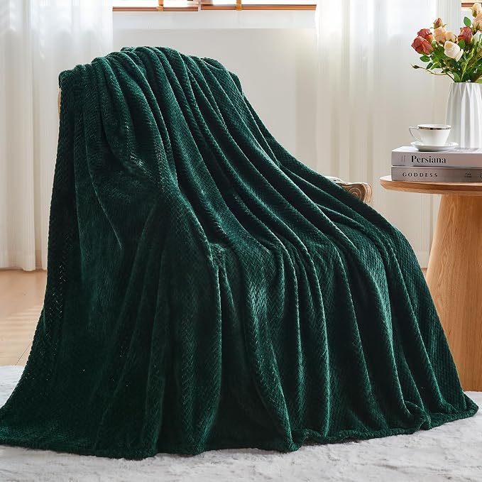 NEWCOSPLAY Fleece Leaves Pattern King Blanket, Forest Green, 90"x110" | Super Soft Throw Blanket, Lightweight Cozy Bed Sofa Blanket, Premium Silky Flannel Fleece, Travel Blanket for All Season Use