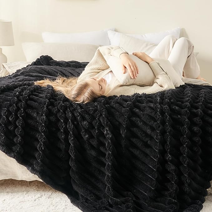 NEWCOSPLAY Fleece Ribbed Cozy Twin Blanket for Couch, Black, 60"x80" | Premium Silky Flannel Blanket, Soft Lightweight Fluffy Throw Blanket for Bed Sofa Decor, Gift for All Season Use