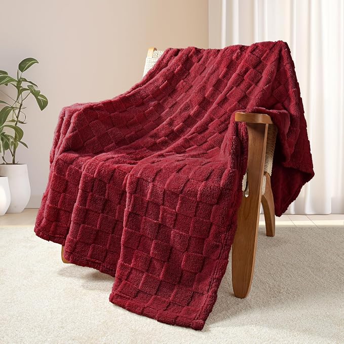 Exclusivo Mezcla 3D Checkered Fleece Throw Blanket for Couch, Burgundy | Super Soft and Cozy Fluffy Throw, Lightweight and Breathable, Cute Fuzzy Blanket for Sofa, Home Decor, All Season, 50"x60"