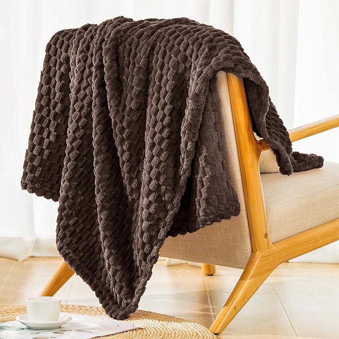 Bnuitland Brown Flannel Throw Blanket (50X70 inches), 300 GSM Fleece Cozy Warm Soft Home Decor Lightweight Bed Sofa Blanket for Adults, Suitable for All Seasons.
