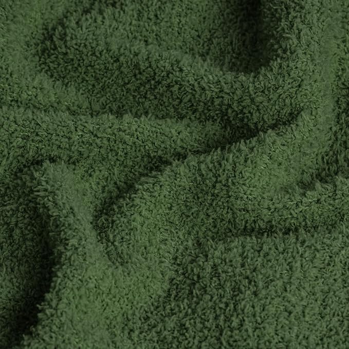 Dark Green Blanket Warm Queen Size Fuzzy Knitted Oversized Luxury Bed Blankets, Soft Throw for Bed, Lightweight Plush for Cozy Nights (Dark Green, 90x90)