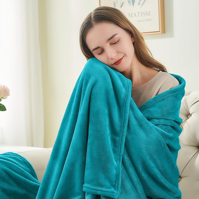 BEDELITE Fleece Blanket Soft Plush Twin Size Blanket Teal Blue 60"x80" | Ultra Soft Fleece, Plush Microfiber, Lightweight Warmth, All Season Comfort, Fade Resistant, Machine Washable, Couch Sofa Bed