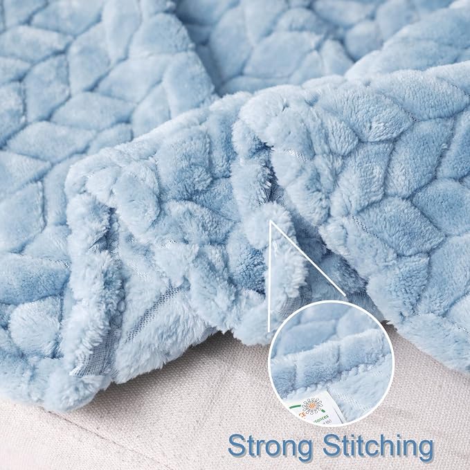 Exclusivo Mezcla Fleece Throw Blanket for Couch Sofa, 50”x70”, Light Blue | Oversized Soft Cozy Fluffy Blankets for Summer, Decorative Plush Flannel Throws for Living room, Bedroom with Leaves Pattern