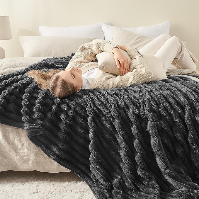 NEWCOSPLAY Fleece Ribbed Cozy Queen Blanket for Couch, Grey, 90"x90" | Premium Silky Flannel Blanket, Soft Lightweight Fluffy Throw Blanket for Bed Sofa Decor, Gift for All Season Use