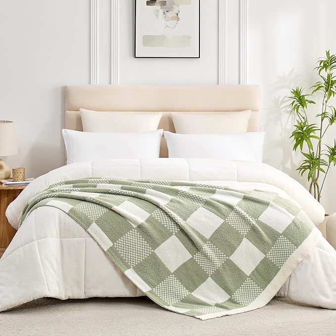 Snuggle Sac Checkered Blanket, Sage Green Throw Blanket for Couch Checker Microfiber Warm Fuzzy Cozy Soft Oversized Throw XL Reversible Checkered Blankets for Sofa, Chair, Bed, 50x70 inches