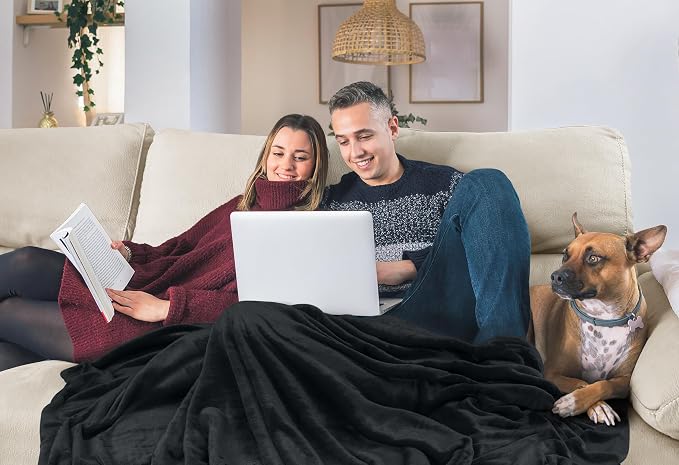 Utopia Bedding Ultra Soft Fleece Bed Blanket Twin Size Black (60x80 Inches) | Microfiber Plush Warm Lightweight Breathable Cozy Blanket Anti-Static, All Season Use, Gift for Women and Men