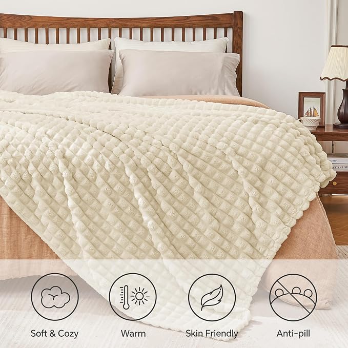 BEDELITE 3D Checked Beige Fleece Throw Blanket for Couch, 50x60 Inches | Soft Warm Fuzzy Fluffy Blanket for Bed Sofa, Lightweight Plush Cozy Blankets for Home Room Decor, Gift for Women, All Season