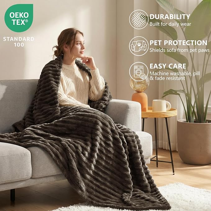 HIMEET Brown Throw Blanket for Couch, 300GSM Ribbed Fleece, 50 x 60 Inches | Ultra Soft Flannel, All-Season Lightweight Warmth, Home Room Decor & Dorm Essential, Gift for Men & Women, Machine Washable