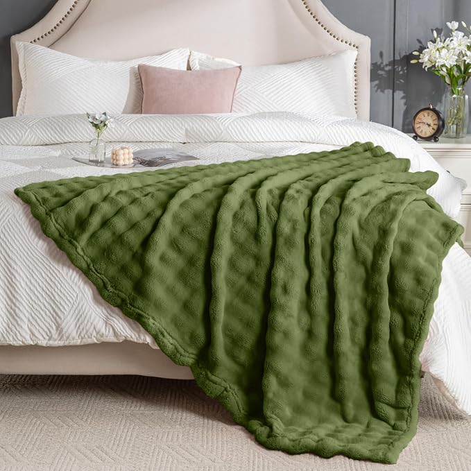 Faux Fur Bed Blankets Queen Size Green, Soft Fluffy Bubble Blanket for Couch Sofa, Thick Warm Plush Fuzzy Rabbit Fur Large Blanket for All Season Use, 90"X 90"