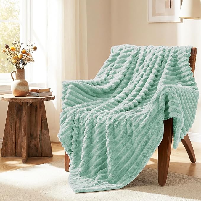 HIMEET Sage Green Throw Blanket for Couch, 300GSM Ribbed, 50 x 60 Inches | Ultra Soft Flannel, All-Season Lightweight Warmth, Home Room Decor & Dorm Essential, Gift for Men & Women, Machine Washable