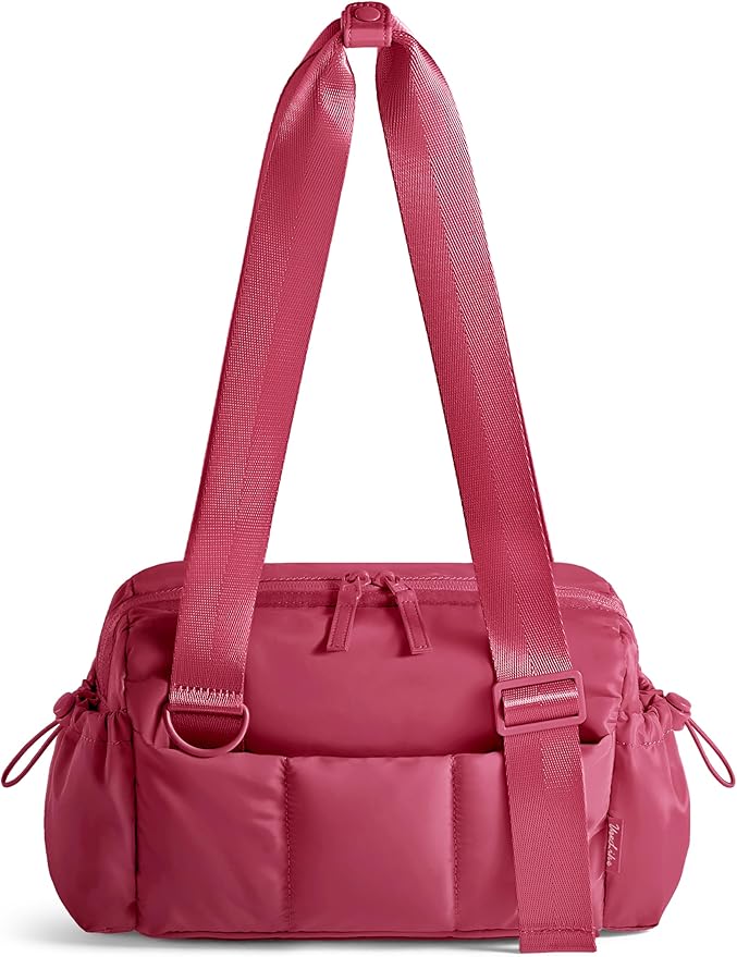 Uselike Small Gym Bag for Women, 7L Mini Duffle Bag for Travel, Lightweight Quilted Puffer Bag for Daily, Cute Shoulder Bag for Dance with Wet Pocket (Red)