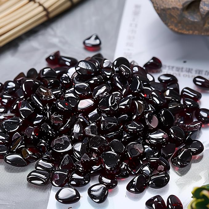 Polished Garnet Crystal Chips 200 Pcs - 0.3" 10 oz Tumbled Stone Chips Crushed Sea Glass Stones Healing Reiki Crystal Jewelry Making Home Decoration