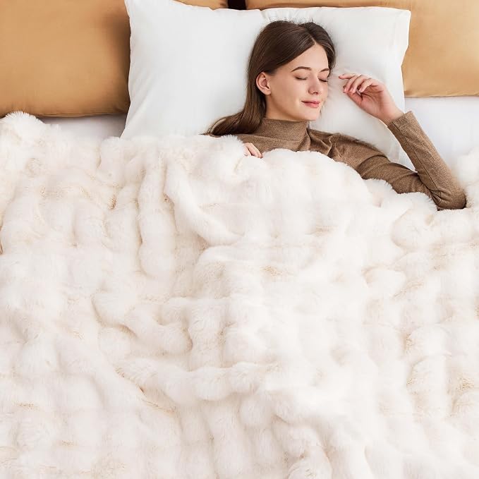 Luxury Faux Rabbit Fur Throw Blanket, Soft Bubble Fluffy Blanket Cozy Fuzzy Throw Blankets for Bed Sofa Couch, Decorative Thick Warm Plush Fuzzy Elegant Soft Mink Blanket (50" x 60",Cream White)