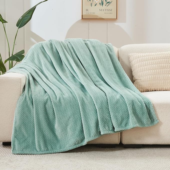 NEWCOSPLAY Fleece Leaves Pattern Queen Blanket, Mint Green, 90"x90" | Super Soft Throw Blanket, Lightweight Cozy Bed Sofa Blanket, Premium Silky Flannel Fleece, Travel Blanket for All Season Use