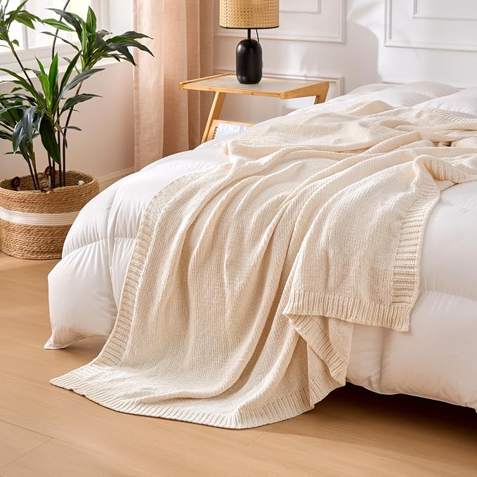 Amazon Basics Chunky Chenille Knit Throw Blanket for Couch, Bed and Sofa, Soft and Warm Lightweight Jersey, 60"×80", White