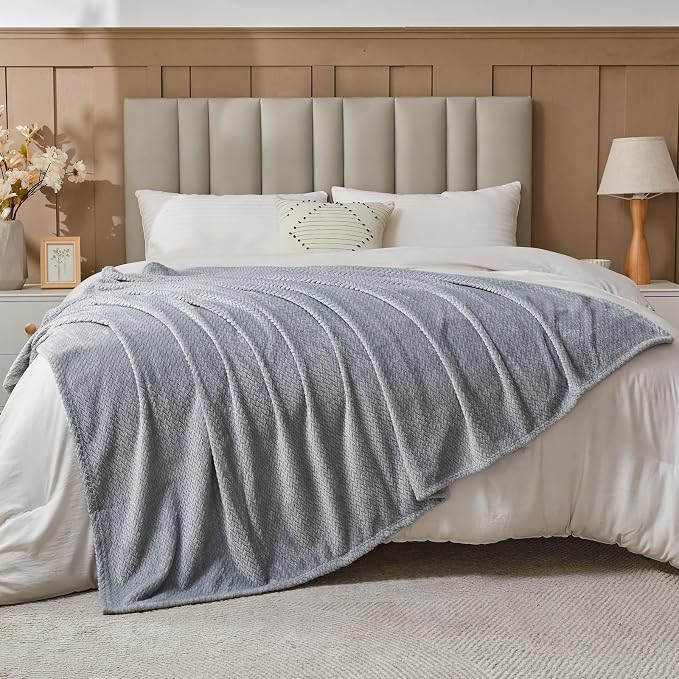 NEWCOSPLAY Fleece Leaves Pattern Throw Blanket, Grey, 50"x60" | Super Soft Throw Blanket, Lightweight Cozy Bed Sofa Blanket, Premium Silky Flannel Fleece, Travel Blanket for All Season Use
