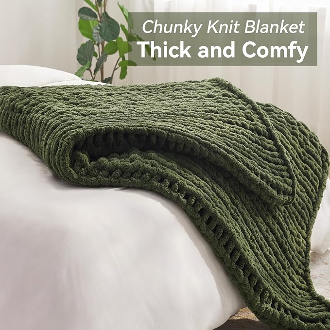 Negwoo Chunky Knit Throw Blanket, Knitted Throw Chenille Yarn, 80"*90" | Soft Thick Cable Knitted Blankets, Handmade Big Thick Blanket, Machine Washable Cute Comfy Blanket for Home Decor, Green