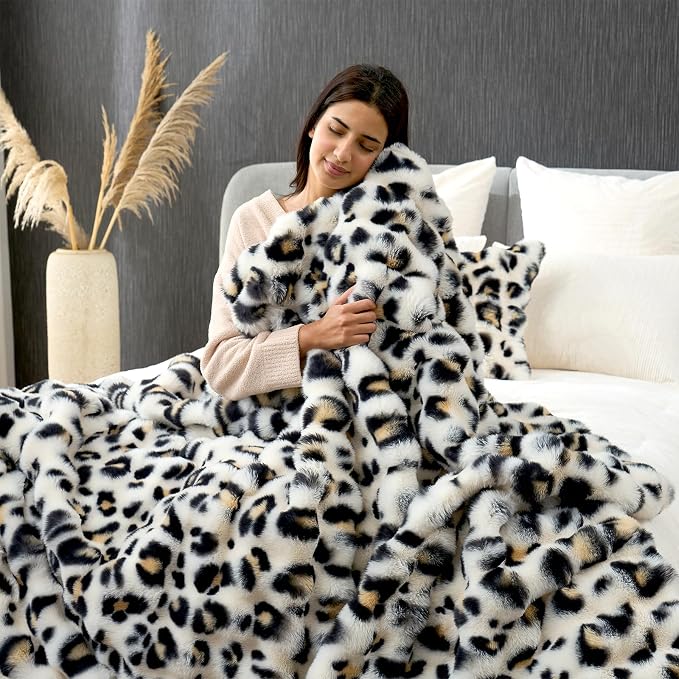Cozy Bliss Leopard Print Faux Fur Throw Blanket for Couch, Fuzzy Soft Plush Thick Bubble Cheetah Blanket for Sofa Bedroom Living Room, 60x80 Inches