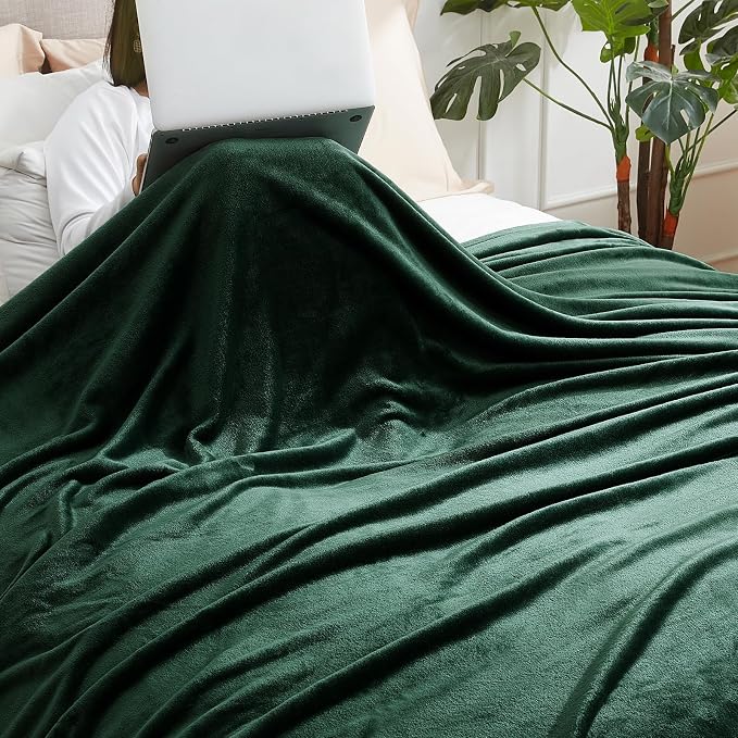 Hansleep Throw Dark Green Fleece Blanket, Soft Flannel Bed Blanket | Fuzzy Cozy Blanket 50x60 Inches, Multi-use for Bed, Sofa, Couch, Travel, Camping, All Season Warm Lightweight Cover