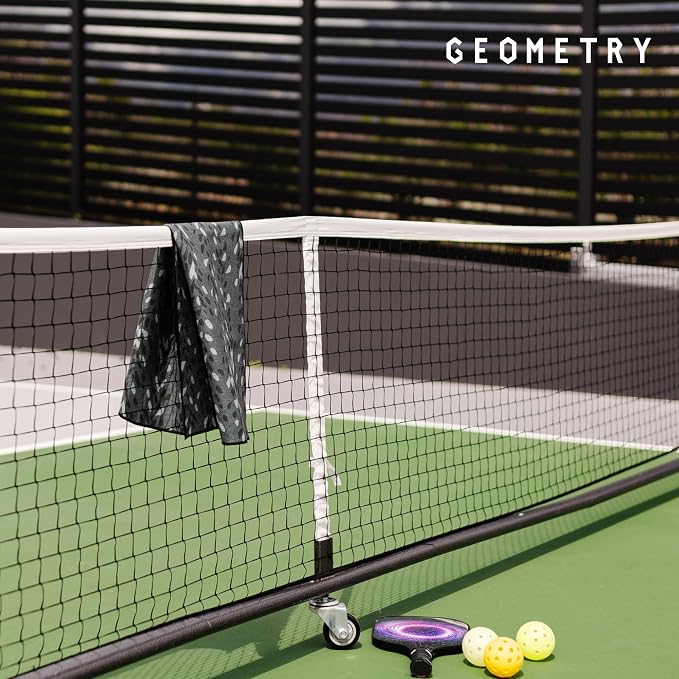 GEOMETRY Gym Towel for Working Out - Compact & Quick Dry, Super Absorbent Microfiber Sweat Towel - Premium Microfiber for Gym - Zig, 16" x 30", 1 Piece