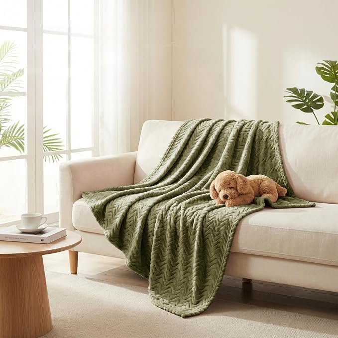 Exclusivo Mezcla Soft Fleece Blanket King Size for Bed, Sofa, Olive Green | 90"x104" Breathable Lightweight Flannel Blanket for Summer, Plush Cozy Jacquard Wave for Home Decor