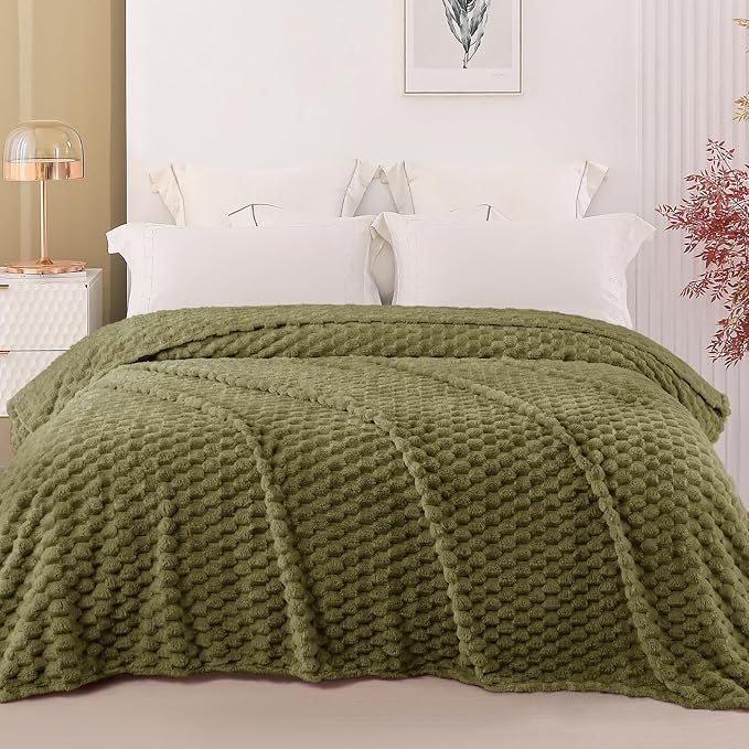 Exclusivo Mezcla 3D Fleece Twin Size Blanket for Bed, Olive Green | Extra Soft Fuzzy Plush Lightweight Bed Blankets, Cozy Fluffy Decorative Blankets for All Seasons, 60x80 Inches