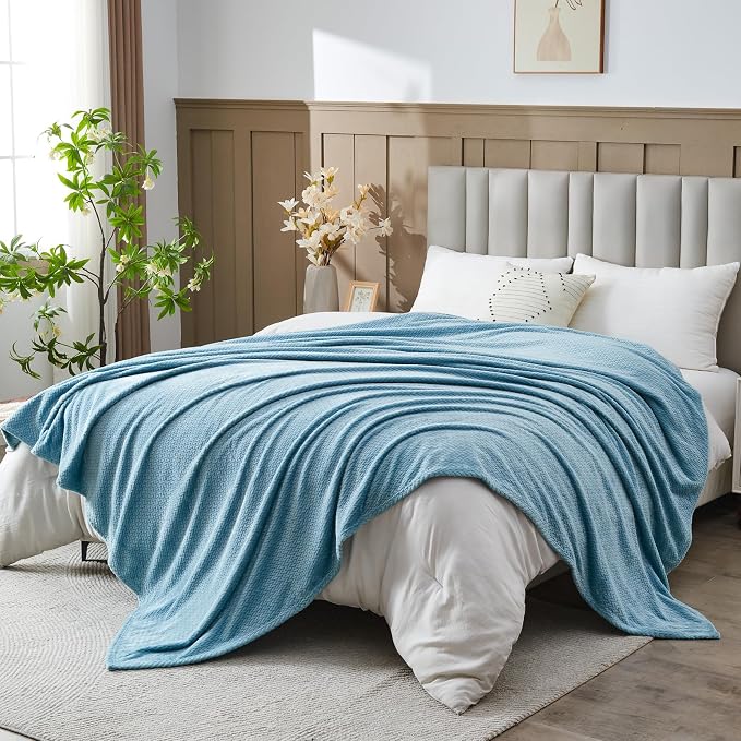 NEWCOSPLAY Fleece Leaves Pattern Queen Blanket, Light Blue, 90"x90" | Super Soft Throw Blanket, Lightweight Cozy Bed Sofa Blanket, Premium Silky Flannel Fleece, Travel Blanket for All Season Use