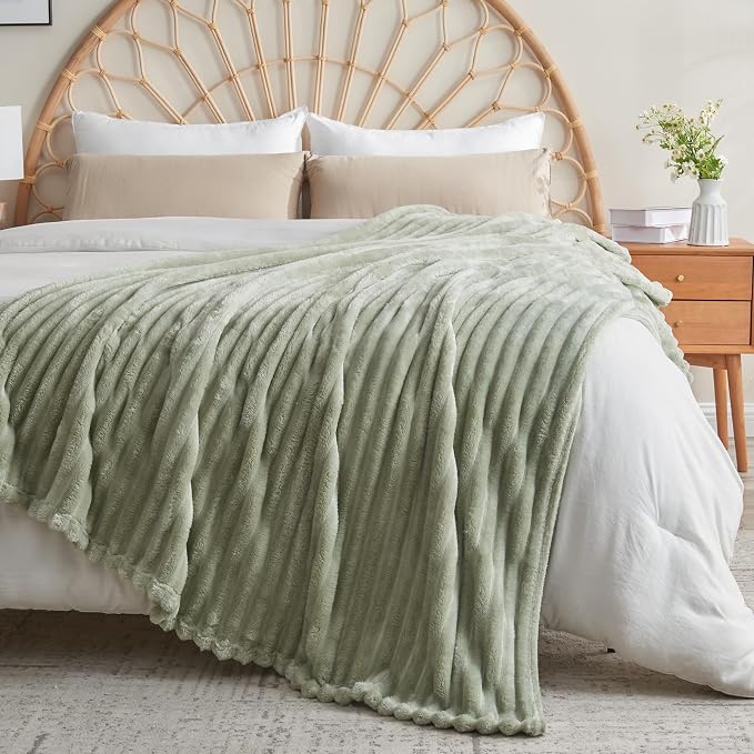NEWCOSPLAY Fleece Ribbed Cozy Twin Blanket for Couch, Sage Green, 60"x80" | Premium Silky Flannel Blanket, Soft Lightweight Fluffy Throw Blanket for Bed Sofa Decor, Gift for All Season Use