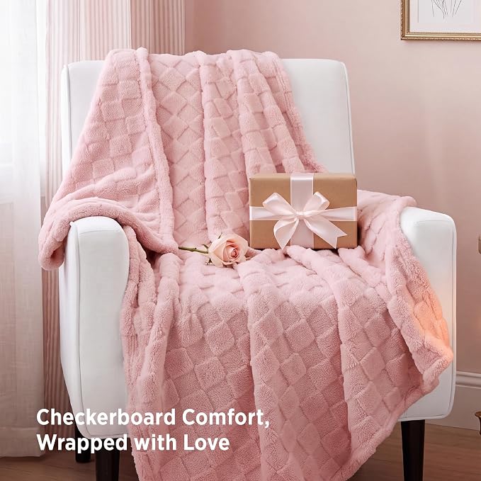 Bedsure GentleSoft Twin XL Blanket for Bed - Super Soft Cozy Fleece Blankets, Cute Throws for Girls, Dorm Room Essentials for Girls Teens Back to School, Pink, 66x90 Inches