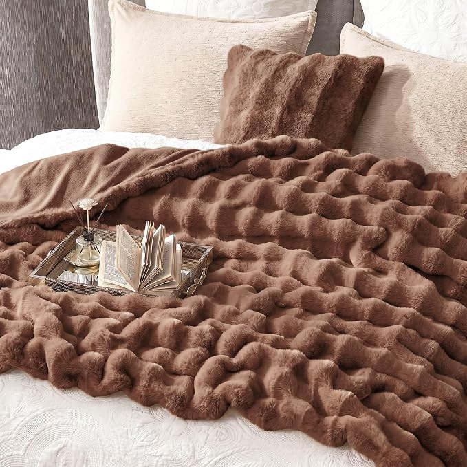Cozy Bliss Faux Fur Throw Blanket for Couch, Fuzzy Soft Plush Thick Bubble Blanket for Sofa Bedroom Living Room, 60 * 80 Inches Light Brown