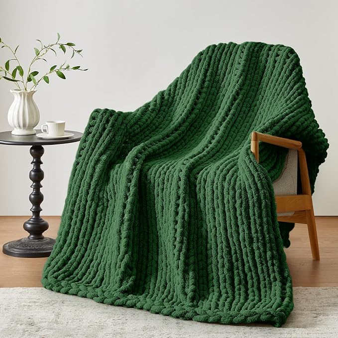 Negwoo Chunky Knit Throw Blanket, Knitted Throw Chenille Yarn, 40"*50" | Soft Thick Cable Knitted Blankets, Handmade Big Thick Blanket, Machine Washable Cute Comfy Blanket for Home Decor,Grass green