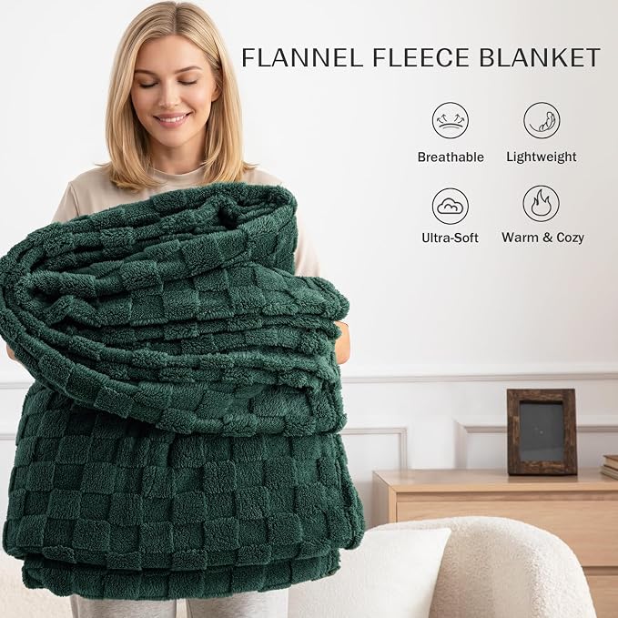 Exclusivo Mezcla 3D Checkered Fleece Throw Blanket for Couch, Green | Super Soft and Cozy Fluffy Throw, Lightweight and Breathable, Cute Fuzzy Blanket for Sofa, Home Decor, All Season, 50"x60"