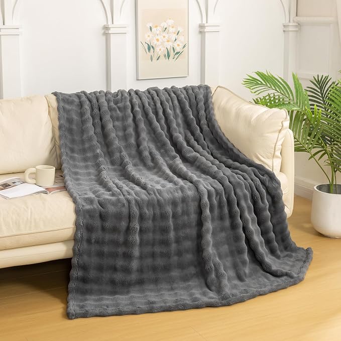 YUSOKI 3D Fleece Bubble Throw Blanket,Grey, 50"x60" | Ultra Soft, Non-Shedding, Lightweight for All Season Use, stays fluffy after repeated washes, Perfect Gifts, Machine Washable