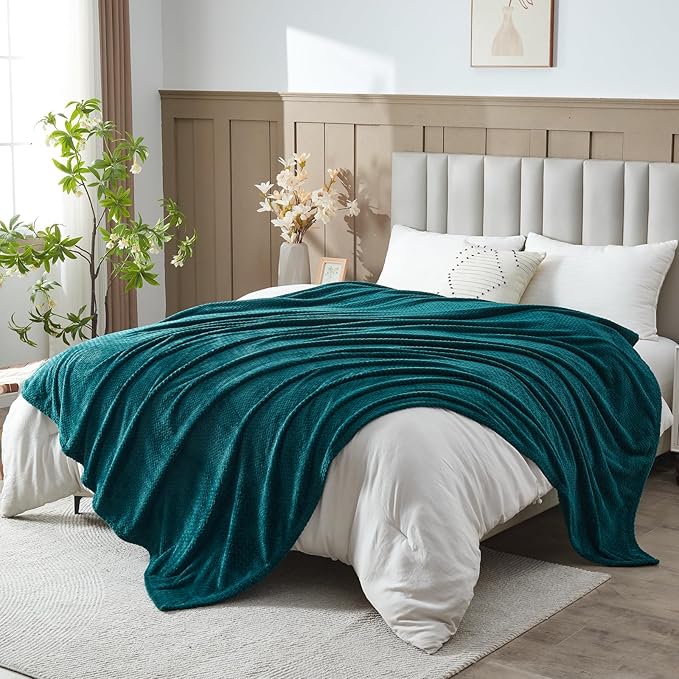 NEWCOSPLAY Fleece Leaves Pattern King Blanket, Dark Teal, 90"x110" | Super Soft Throw Blanket, Lightweight Cozy Bed Sofa Blanket, Premium Silky Flannel Fleece, Travel Blanket for All Season Use