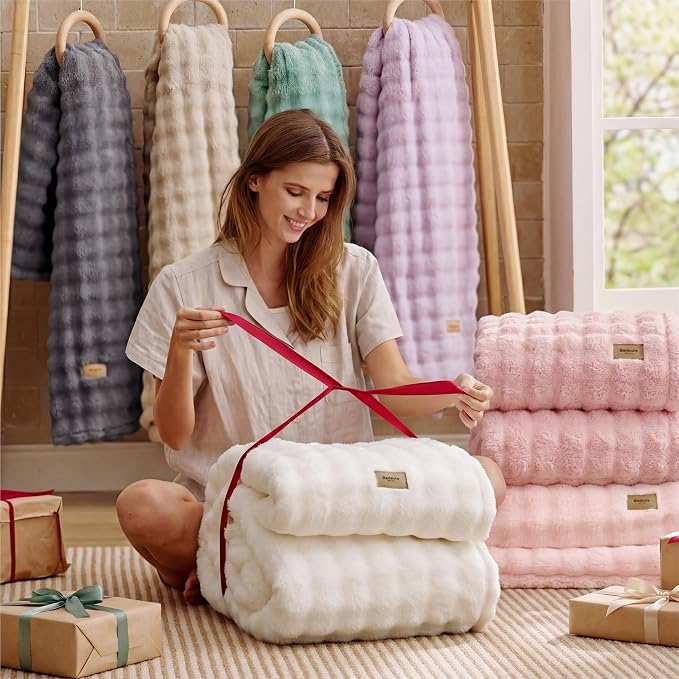 Bedsure 3D Fleece Bubble Blanket - GentleSoft Pink Full Blanket for Bed Sofa Room Decor - Luxury Soft Cozy Gifts for Women, Lightweight, All Seasons, Pink, 84"×90"