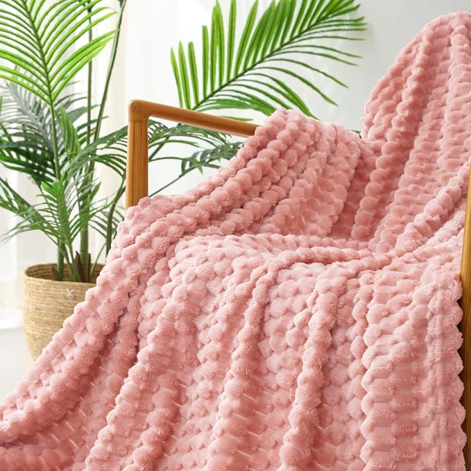 Exclusivo Mezcla 3D Fleece Twin Size Blanket for Bed, Dusty Pink | Extra Soft Fuzzy Plush Lightweight Bed Blankets, Cozy Fluffy Decorative Blankets for All Seasons, 90x66 Inches