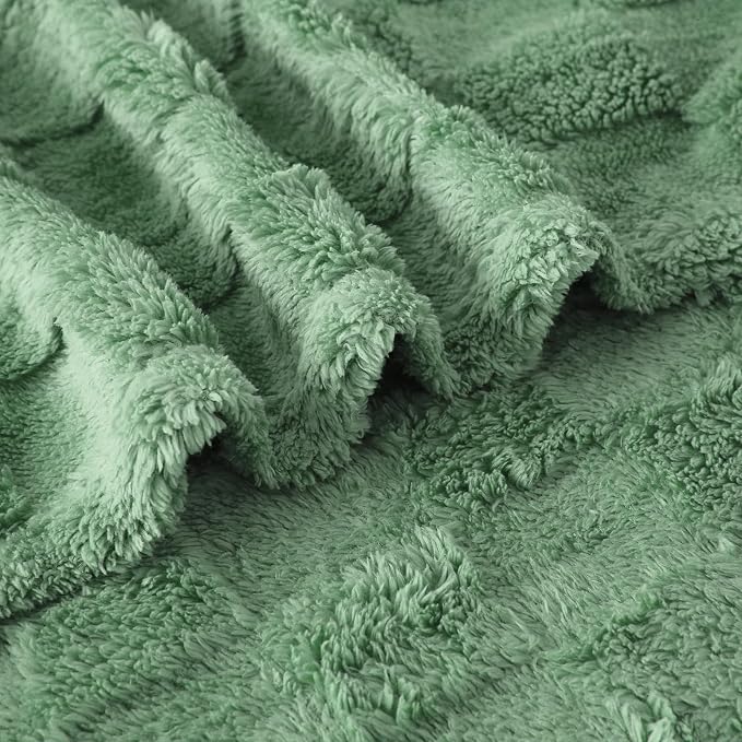 Sage Green Fleece Throw Blanket 60”×80”Checkered Design for Couch | Super Soft Cozy Plush Microfiber 3D Square Pattern Flannel Blanket for Sofa Bed Lightweight for Adults,Women
