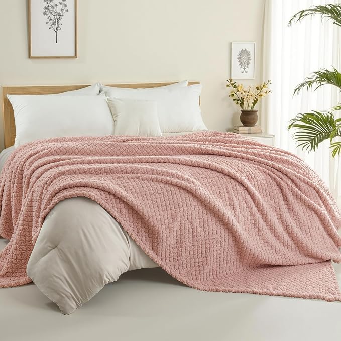 Exclusivo Mezcla Soft Fleece King Size Blanket for Bed, Pink | Jacquard Lightweight Cozy Bed Blanket, Breathable Decorative Fuzzy Textured All Season Use, 90x104 Inches