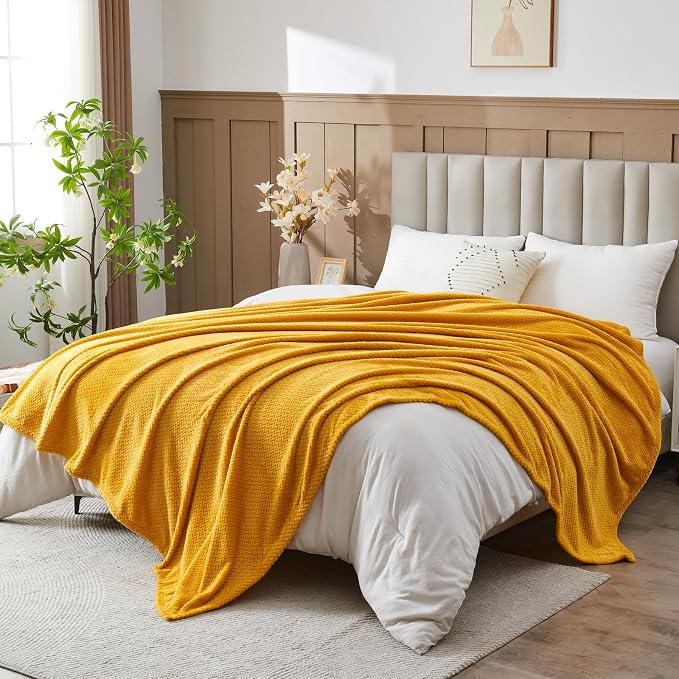 NEWCOSPLAY Fleece Leaves Pattern King Blanket, Mustard Yellow, 90"x110" | Super Soft Throw Blanket, Lightweight Cozy Bed Sofa Blanket, Premium Silky Flannel Fleece, Travel Blanket for All Season Use
